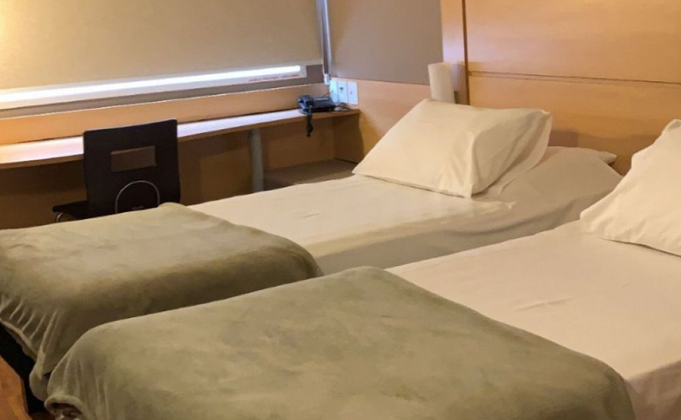 Oeste Plaza Hotel quarto triplo